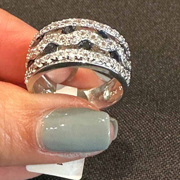 Beautiful Triple Row Sapphire & Diamond Ring - Picture 11 of 12